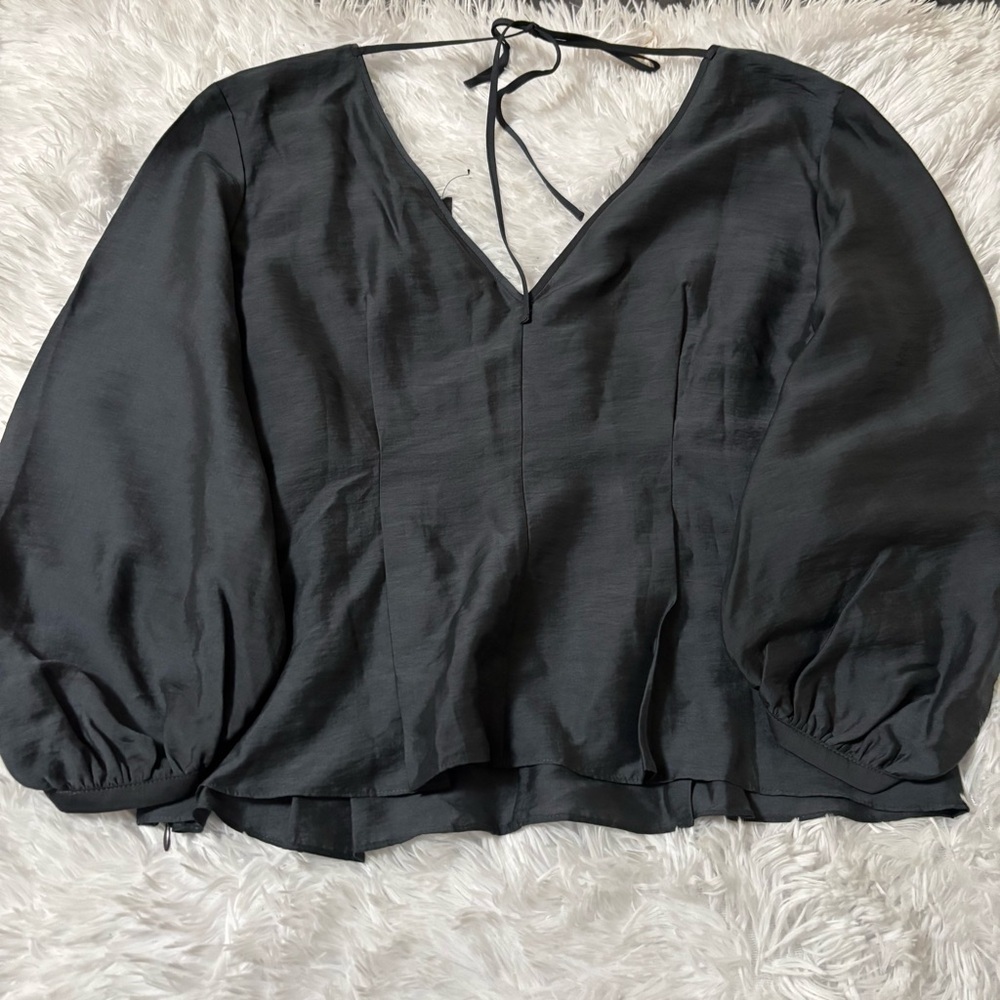 Club Monaco Charcoal Blouse with Puff Sleeves - Picture 9 of 9